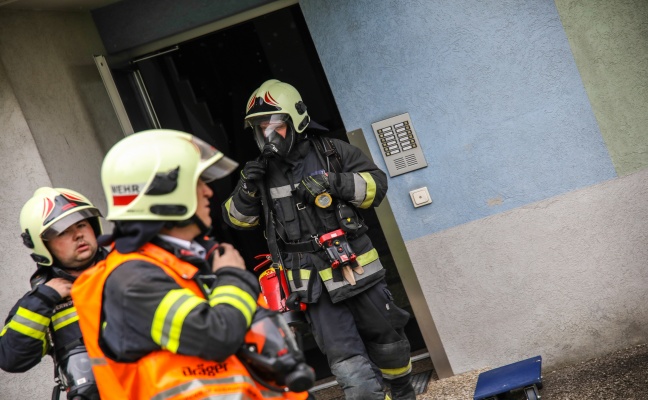 Einsatz bei Brandverdacht in einer Wohnanlage in Wels-Neustadt