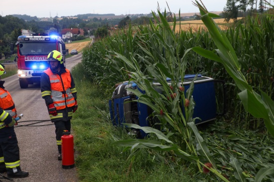 Mopedauto berschlug sich in ein Maisfeld bei Fischlham