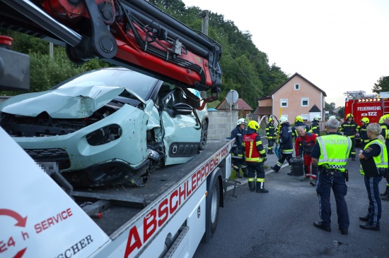 Schwerer Verkehrsunfall auf Voralpenstrae bei Sierning