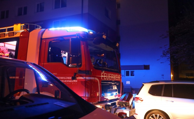 Angebranntes Kochgut: Nchtlicher Einsatz in einem Mehrparteienwohnhaus in Wels-Lichtenegg