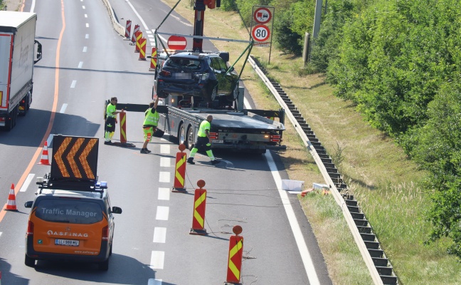 Stauchaos nach Unfllen in Baustellenbereich der Welser Autobahn bei Wels-Puchberg