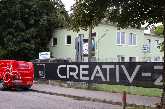 Grillunfall: Verpuffung durch Brandbeschleuniger sorgt fr zwei Verletzte in Wels-Pernau