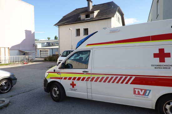 Kleinbrand im Stiegenhaus eines Mehrparteienwohnhauses in Vcklabruck