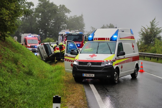 Feuerwehr musste Verletzten nach Verkehrsunfall in Tragwein aus Fahrzeug befreien