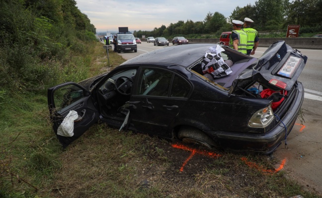 Schwerer Verkehrsunfall auf Westautobahn bei Linz