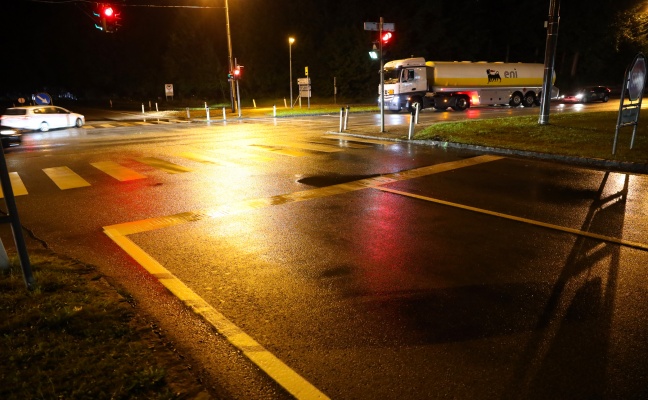 Heftiger Kreuzungscrash auf Salzkammergutstraße in Regau