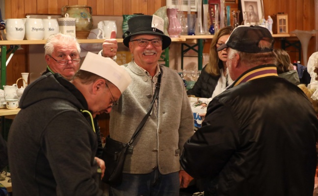 Start in ein groes Flohmarkt-Wochenende in der Pfarre St. Josef in Wels-Pernau