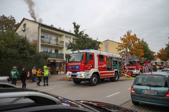 Zwei Feuerwehren zu befrchtetem Brand bei einem Wohn- und Geschftsgebude in Marchtrenk alarmiert