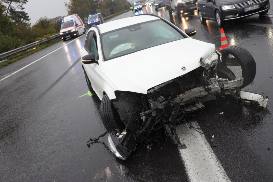 Auto auf Innkreisautobahn bei Wels gegen Leitschiene gekracht