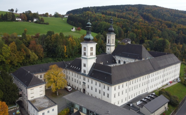 Tödlicher Sturz: Frau (64) in einem Stift in Schlierbach tot aufgefunden