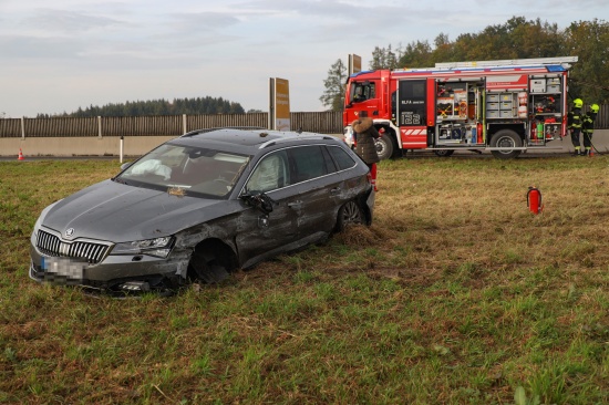 Schwerer Verkehrsunfall auf der Westautobahn bei Laakirchen endet glimpflich