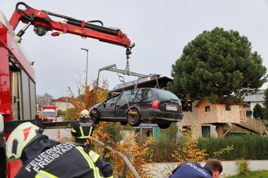 PKW bei Verkehrsunfall in Freistadt ber Bschung gestrzt