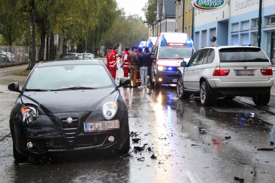 Vier Verletzte bei Verkehrsunfall mit drei Fahrzeugen in Wels-Innenstadt