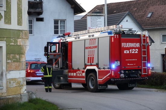Einsatz der Feuerwehr durch angebranntes Kochgut in einem Wohnhaus in Micheldorf in Obersterreich