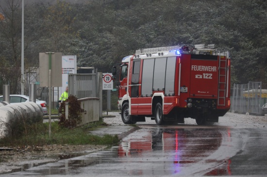 Brandeinsatz bei Abfallentsorgungsunternehmen in Wels-Schafwiesen
