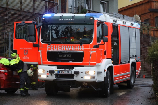 Drei Feuerwehren bei Brand im Untergescho eines Hauses in Leonding im Einsatz