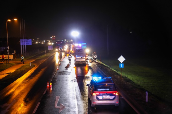 Auffahrunfall mit drei beteiligten Fahrzeugen auf Wiener Stra�e in Marchtrenk