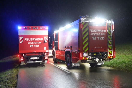 Feuerwehren zu Aufrumarbeiten nach Verkehrsunfall in Pichl bei Wels alarmiert