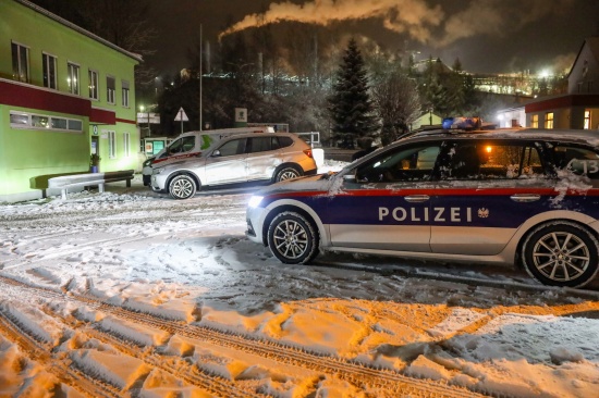 Kollision dreier Autos auf Gmundener Strae in Laakirchen endet glimpflich