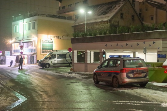 Feuerwehr zu Brand bei Gewerbebetrieb in Vcklabruck alarmiert