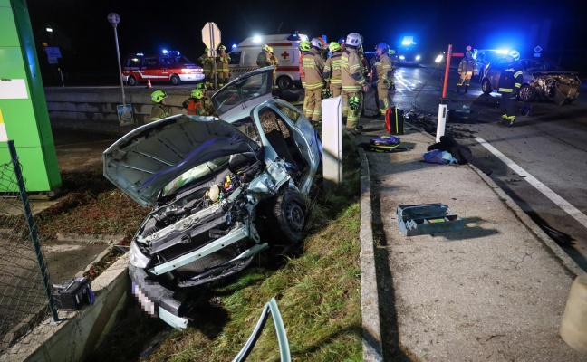 Schwerer Kreuzungscrash auf Rieder Straße bei Rottenbach