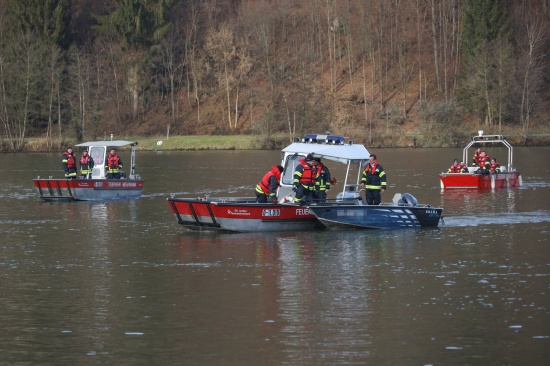 Bootsunfall auf der Donau bei Waldkirchen am Wesen lste greren Einsatz aus