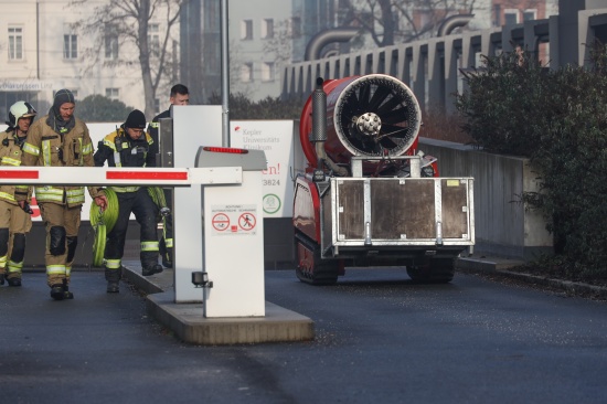 Brandeinsatz in Tiefgarage eines Klinikums in Linz-Kaplanhof