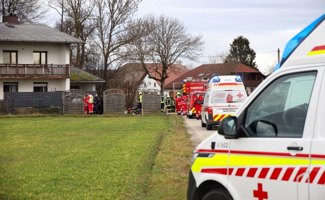 Brand einer Mikrowelle in einem Einfamilienhaus in Eberstalzell lste greren Einsatz aus