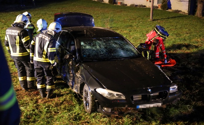 Schwerer Verkehrsunfall in Hofkirchen im Traunkreis fordert zwei Verletzte