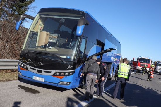 Brand in einem Reisebus auf Westautobahn bei Eberstalzell