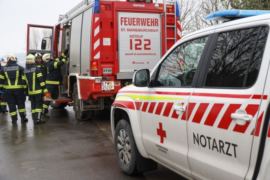 Schwere Pfhlungsverletzung bei Baumschnitt in einem Garten in St. Marienkirchen an der Polsenz