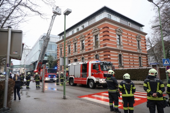 Drei Verletzte bei Brand in einer Wohnung in Wels-Innenstadt