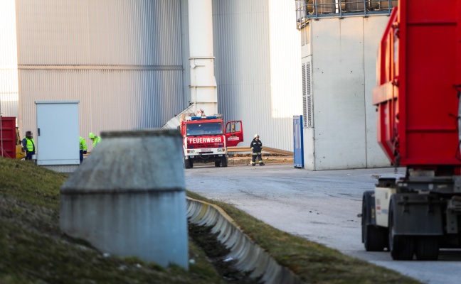 Kleinbrand bei einem Abfallentsorgungsunternehmen in Wels-Schafwiesen