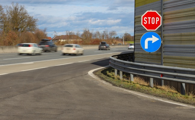 Illegales Autorennen: Polizei stoppt auf Westautobahn in Obersterreich zwei rasende Lenker