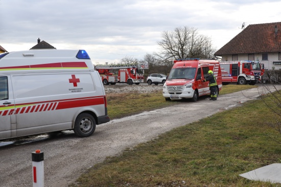 Vier Feuerwehren bei befrchtetem Kellerbrand in Ansfelden im Einsatz
