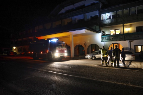 Balkonbrand bei einem Mehrparteienwohnhaus in Altmnster