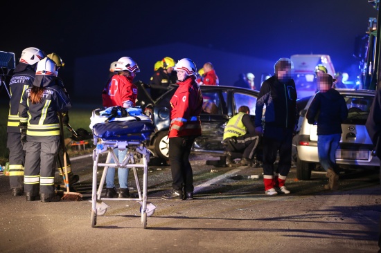 Schwerer Verkehrsunfall mit vier beteiligten Fahrzeugen in Schlatt