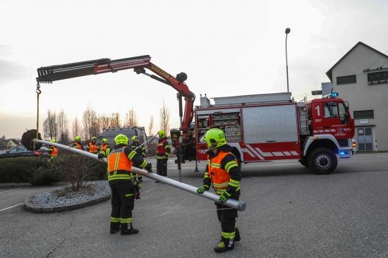 Vermeintliche Straenlaterne bei Verkehrsunfall in Marchtrenk beschdigt