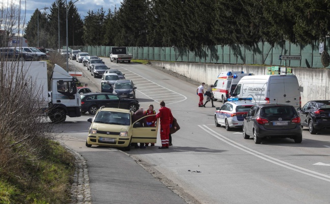 Kreuzungskollision zwischen zwei PKW in Marchtrenk