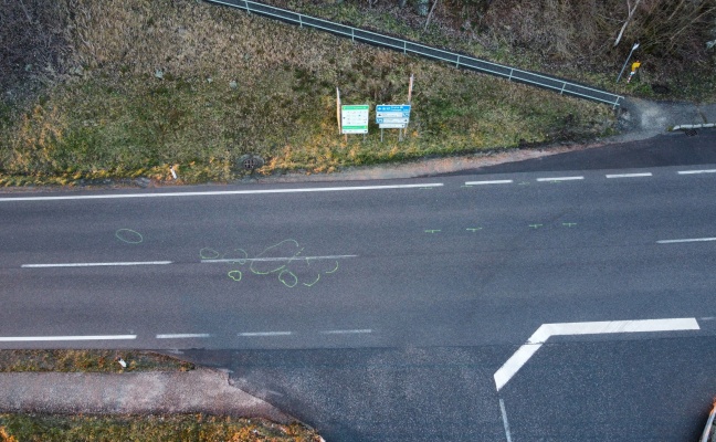 Tödlicher Verkehrsunfall: Radfahrerin auf Prager Straße bei Engerwitzdorf von LKW überrollt