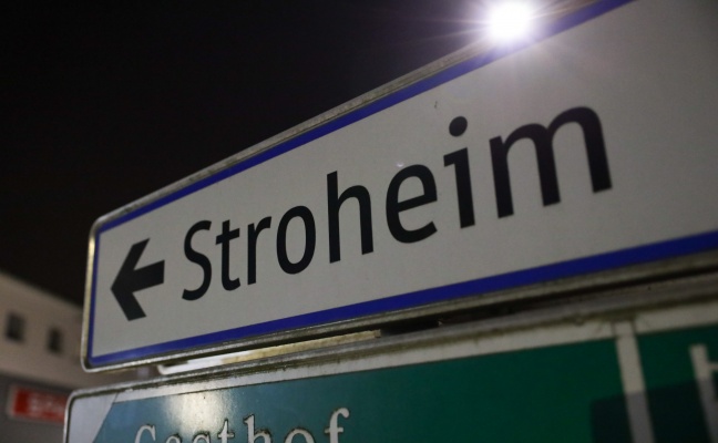 Mann (56) bei Reparaturarbeiten nach Sturmschaden in Stroheim tödlich von Hausdach abgestürzt