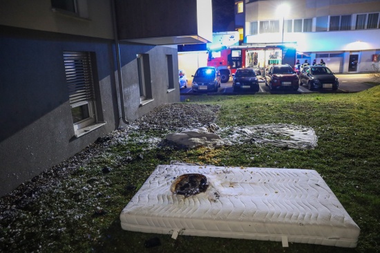 Drei Feuerwehren bei Brand in betreubarem Wohnen in Leonding im Einsatz