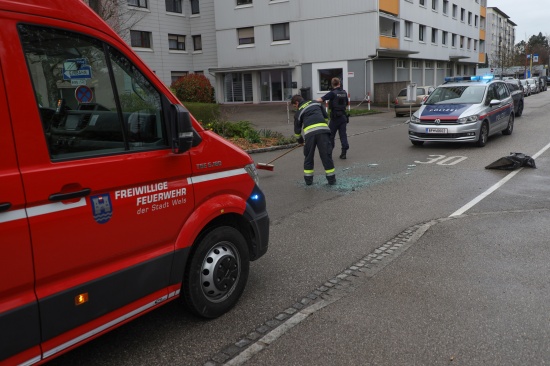 Glassplitter einer Heckscheibe l�sten Einsatz in Wels-Lichtenegg aus