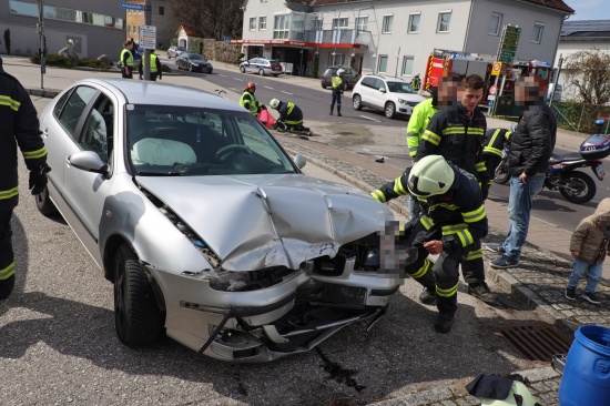 Kreuzungsunfall auf Voralpenstrae in Sattledt fordert eine verletzte Person