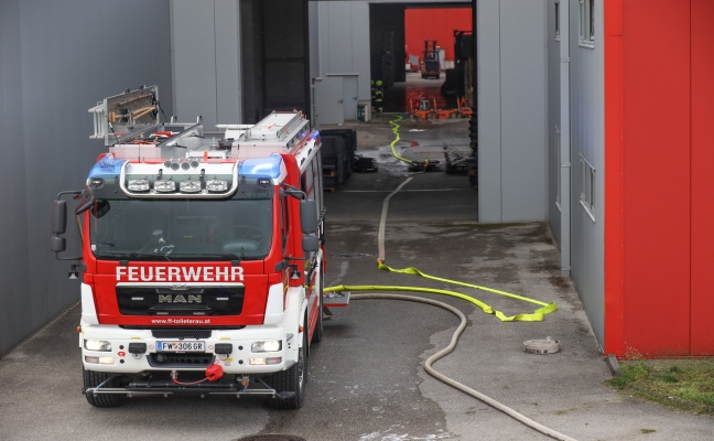 Brand bei einem Unternehmen in St. Georgen bei Grieskirchen sorgt fr Einsatz zweier Feuerwehren