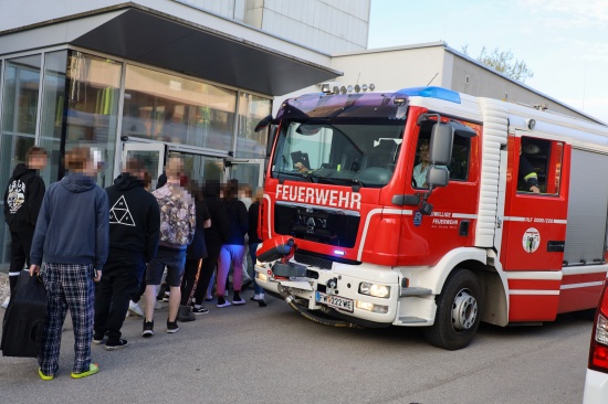 Schnelle Entwarnung nach Brandalarm in einem Schlerwohnheim in Wels-Pernau