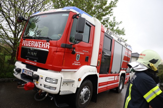 Rauchverschleppung durch Kamin: Vier Feuerwehren bei Wohnhaus in Ottnang am Hausruck im Einsatz