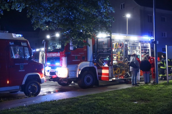 Ein Toter und 14 Verletzte nach Brand in einer Wohnung in Kremsmnster