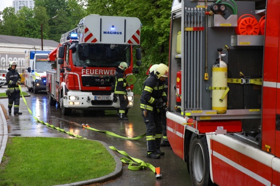 Brandeinsatz in einem Mehrparteienwohnhaus in Wels-Lichtenegg