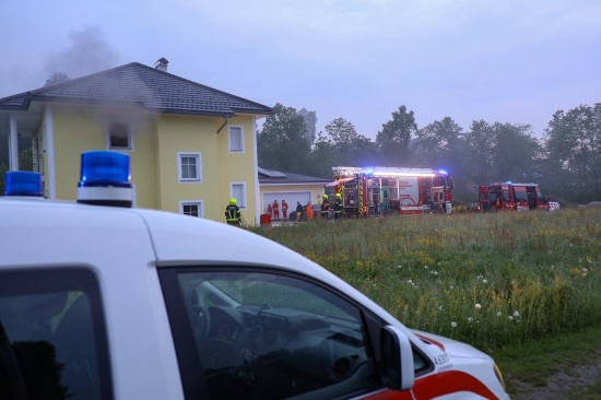 Drei Feuerwehren bei Kellerbrand in einem Wohnhaus in Vorchdorf im Einsatz